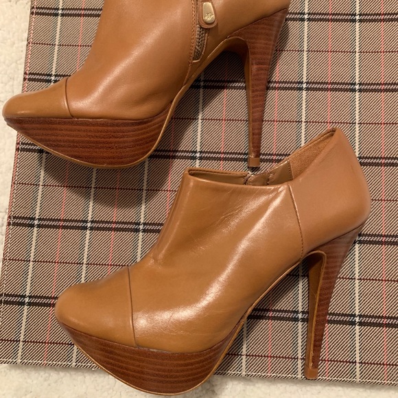 Zara ankle heeled boots, size 6. - Picture 5 of 12